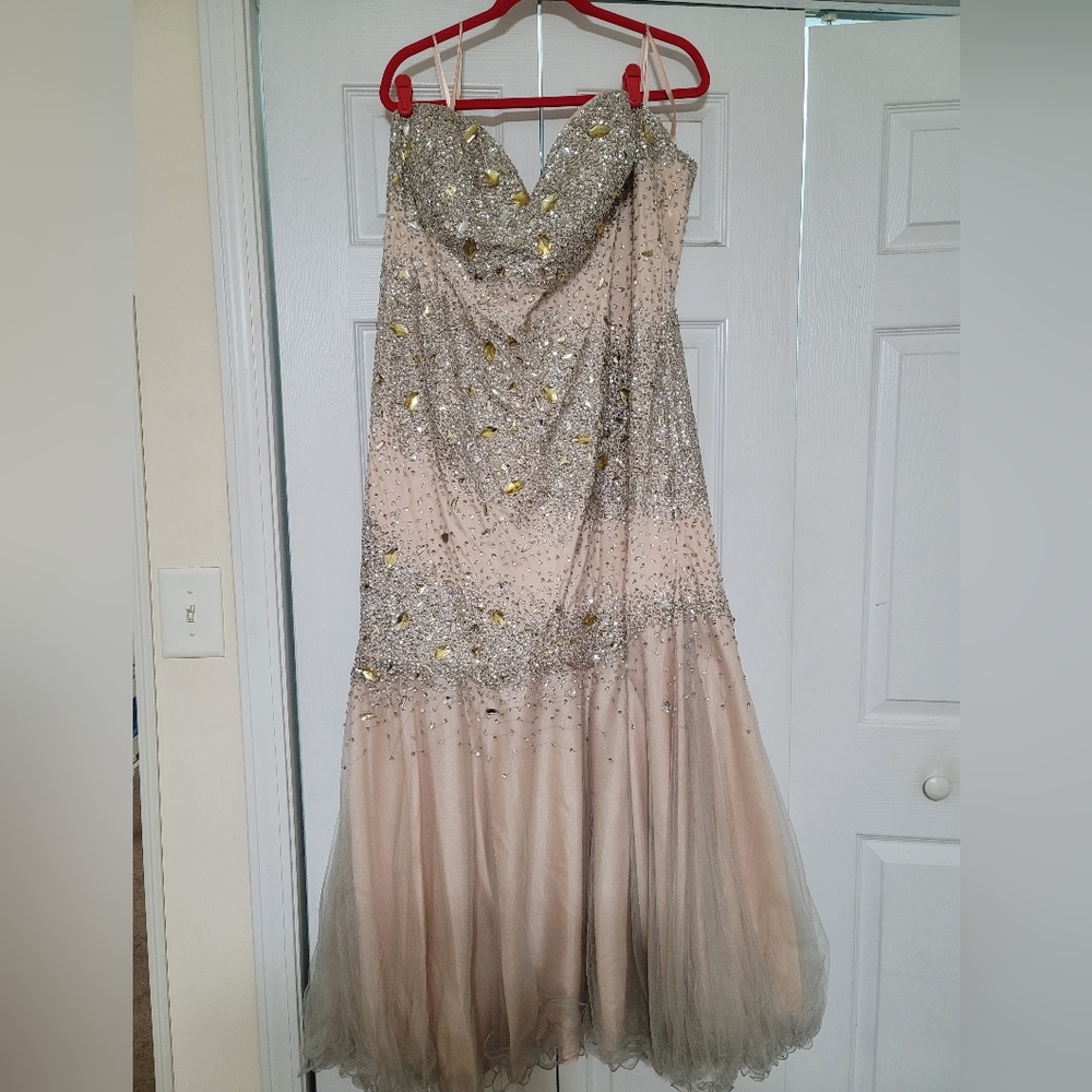 David's Bridal Blush Prom Dress size 22